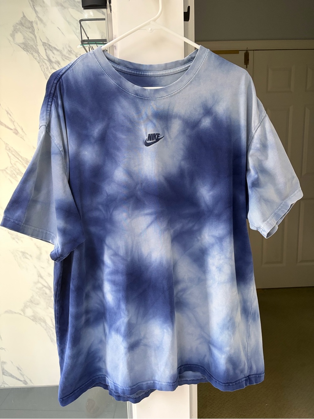 Nike Men’s XL Blue White Tie-Dye Loose Fit T-Shirt